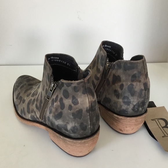 NWT Liberty Black Heart of the Wild Leopard Booties (7) 7.5 fit - Picture 6 of 9